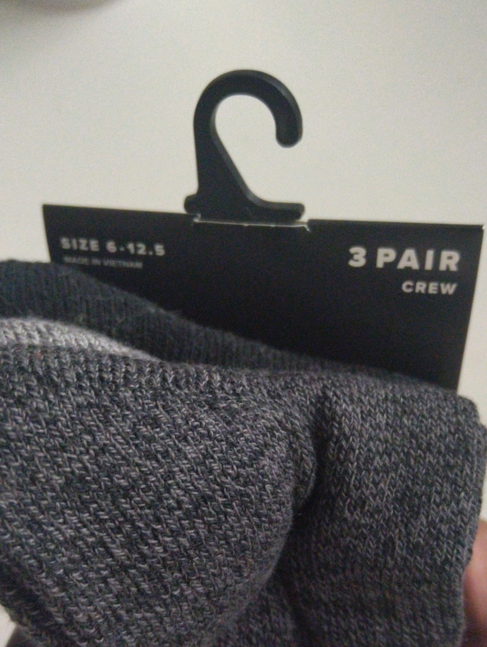 Goldtoe Men's Crew Socks in Grey Black And Dark Gray New For Shoe Size 6-12.5 - Picture 3 of 3